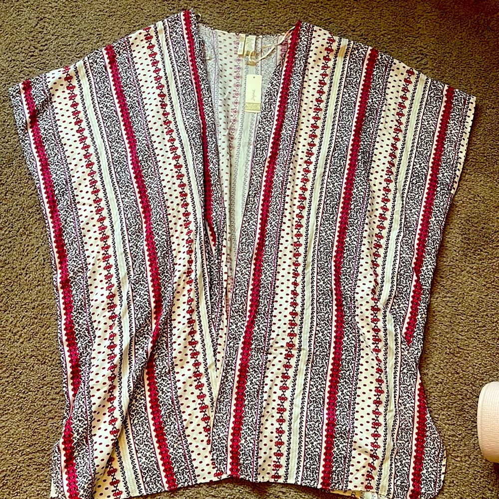 New with tags cover up or shawl women’s one size